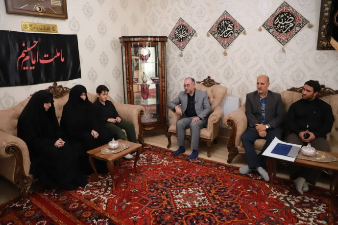 دیدار رئیس سازمان جهاددانشگاهی آذربایجان شرقی با خانواده سردار شهید فلاحی‌نیا