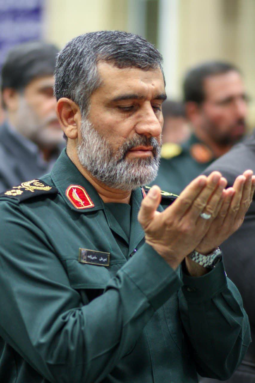 ایستاده در غبار، متعهد به دیار؛ پیوند کلاس درس و میدان جنگ