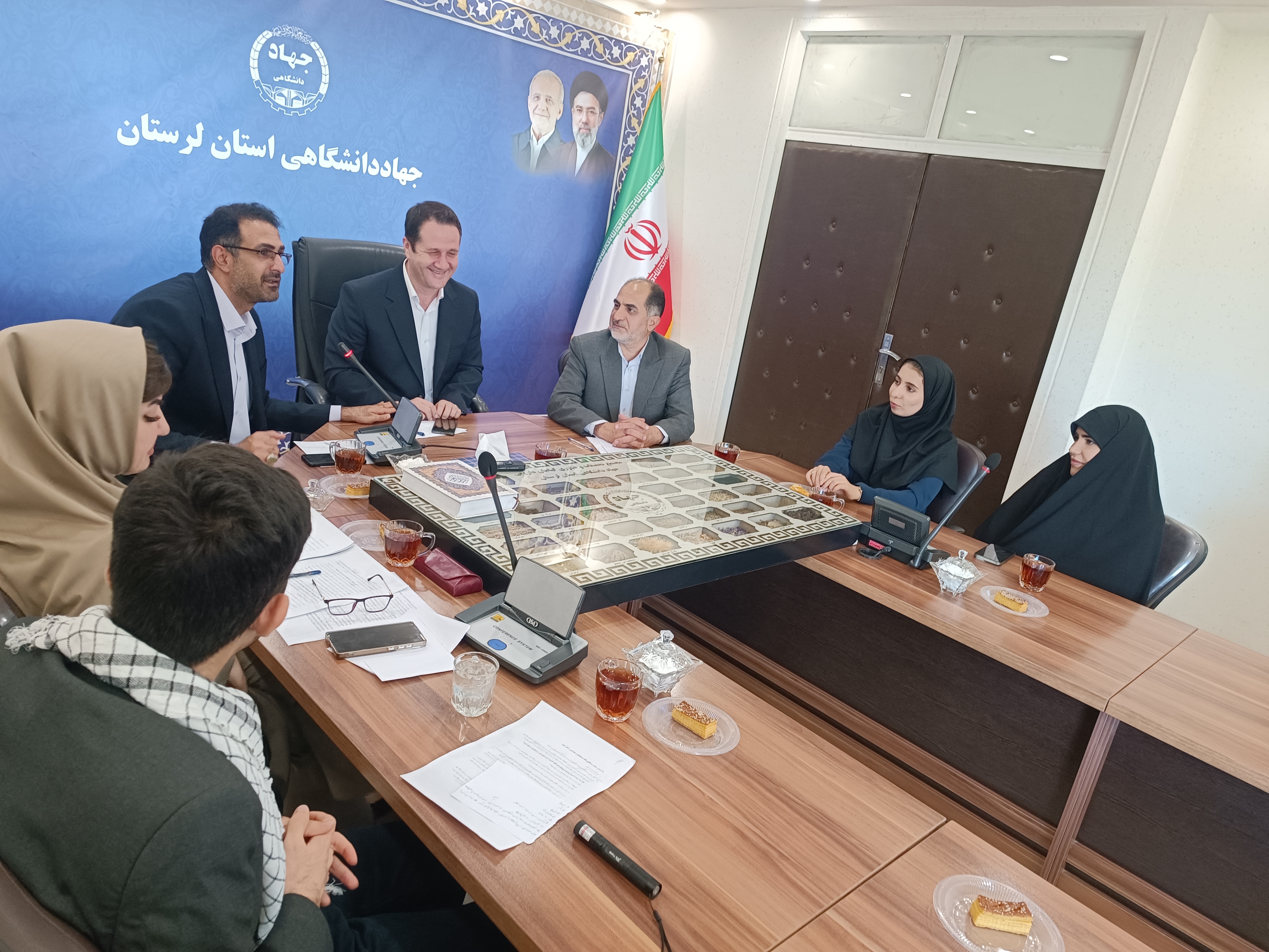 نشست تخصصی  نبض حماسه در شریان‌های سه نسل (از ایثار تا افتخار)  برگزار شد.