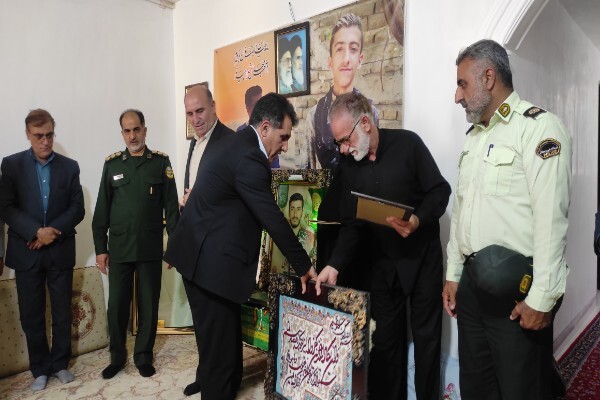  دیدار با خانواده شهید «امیرحسین طولابی»