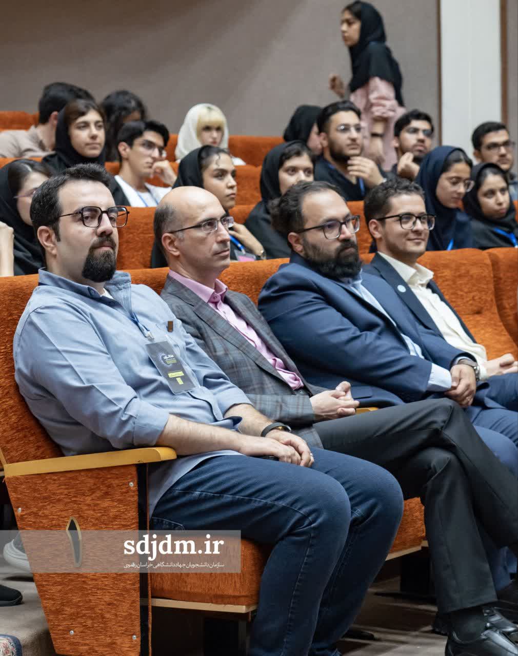 اولین هکاتون در ایستگاه‌ پایانی