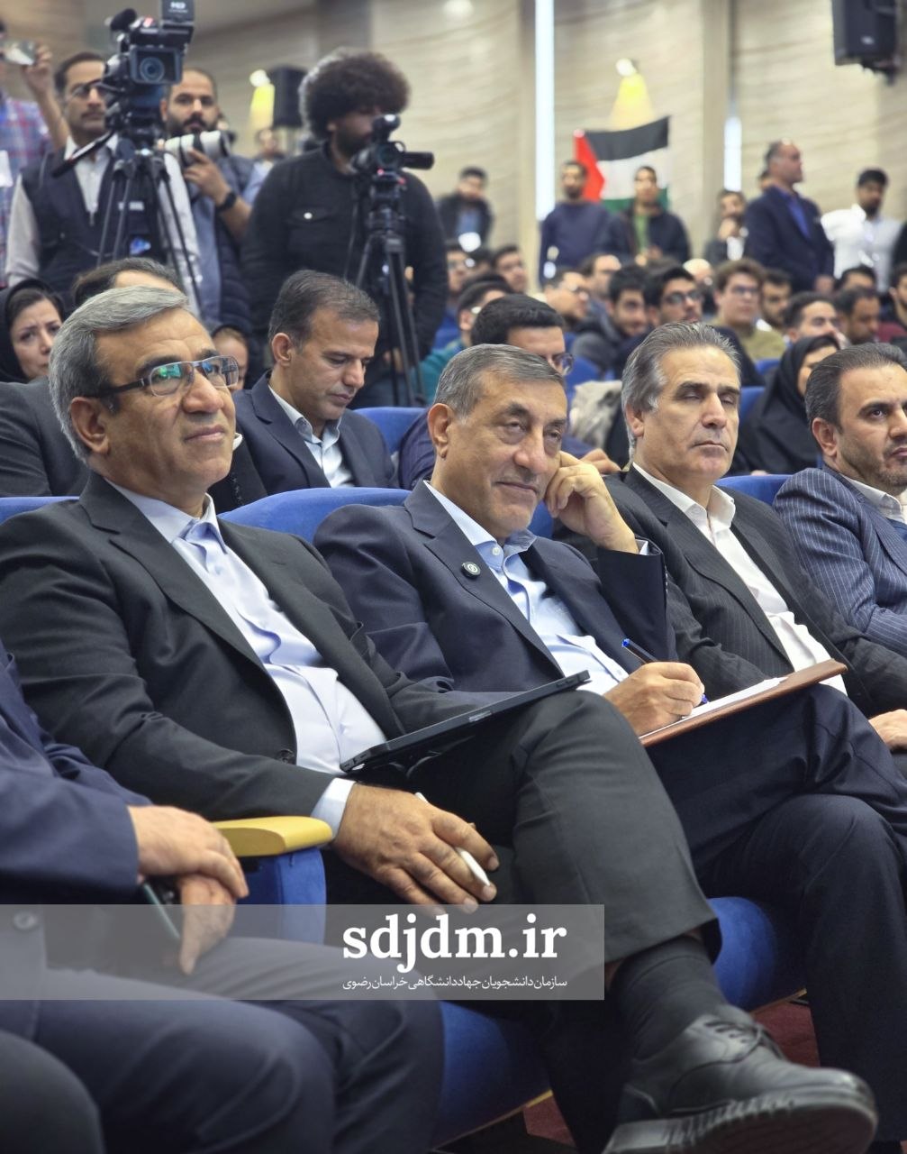 صریح و بی‌پرده با معاون رئیس‌جمهور