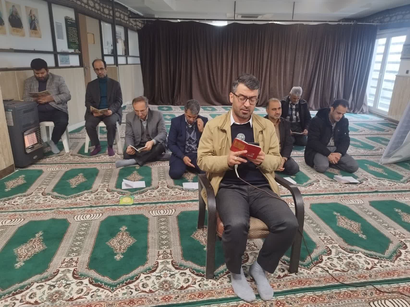 قرائت زیارت عاشورا