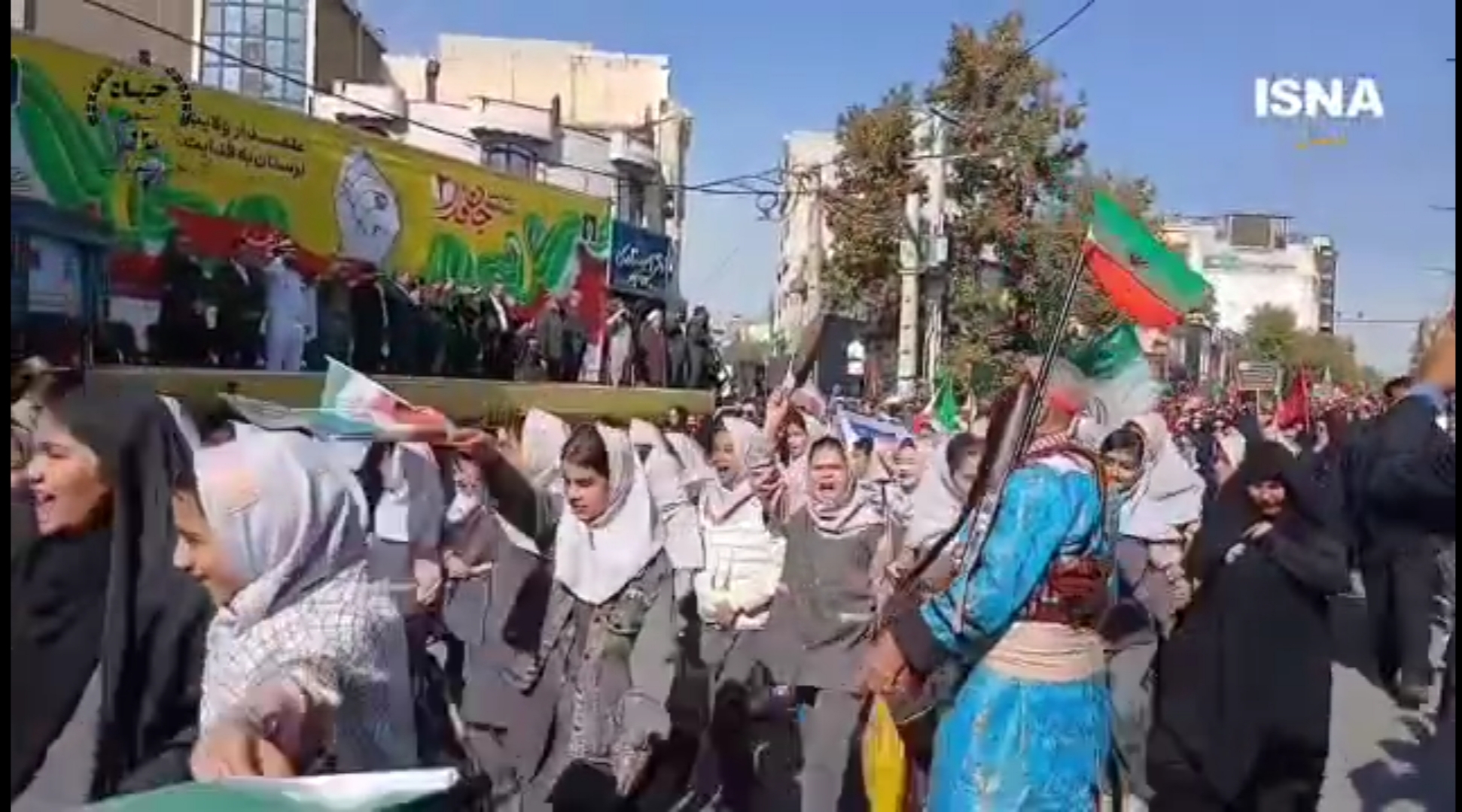 ویدیو کست" رزمایش ۱۰۰ هزار نفری در لرستان " 