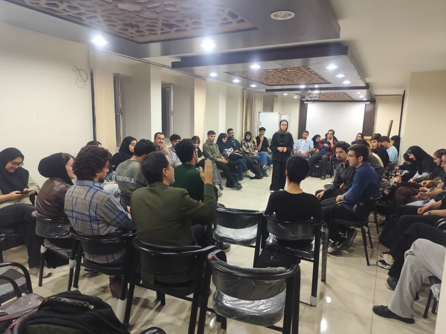 برگزاری کرسی آزاد اندیشی با عنوان دیالوگ 