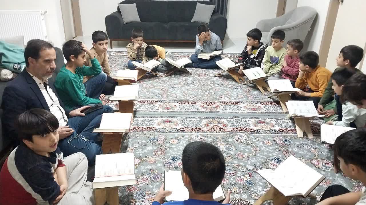 محفل انس با قرآن ویژه فرزندان اساتید دانشگاه صنعتی اصفهان برگزار شد