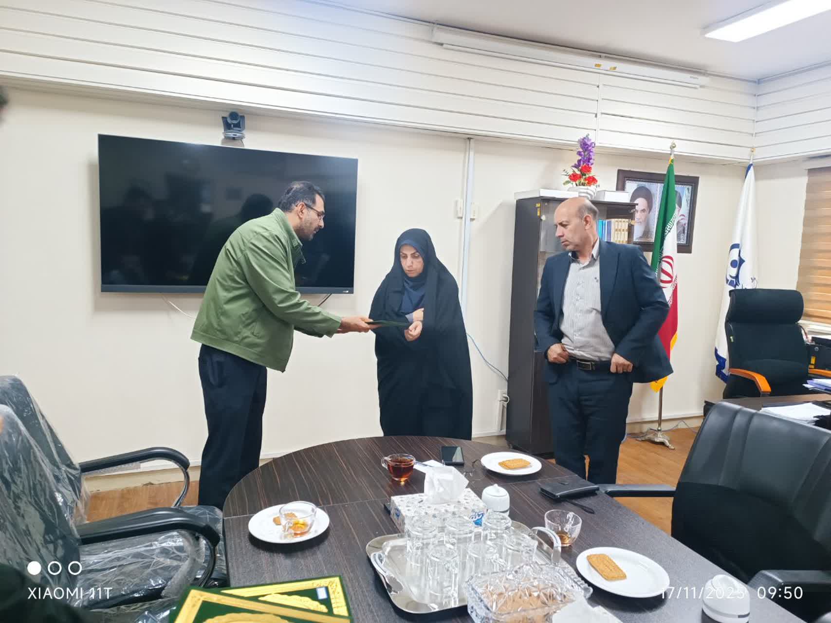 جلسه تقدیر از کارکنان دانشگاه فرهنگیان لرستان برگزار شد