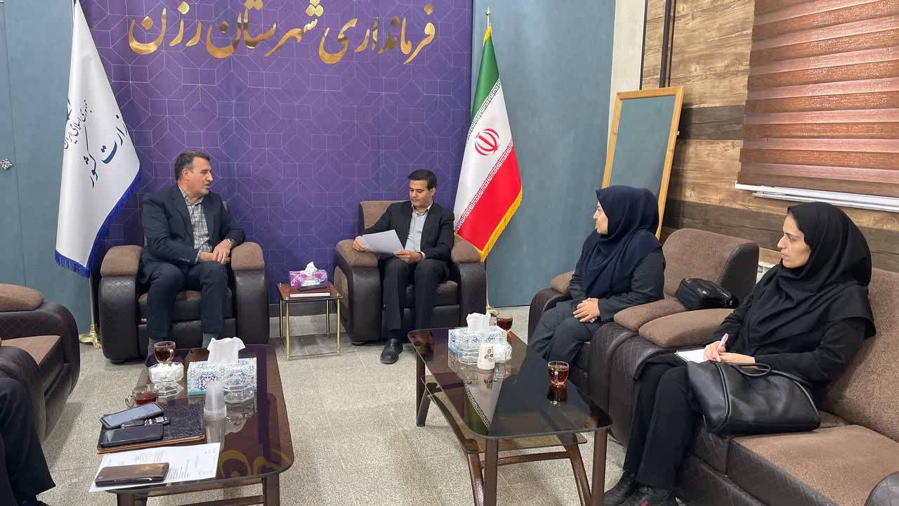 نشست مشترک جهاددانشگاهی و فرمانداری رزن برای اجرای طرح بازنگری مطالعات توسعه اقتصادی و اشتغال‌زایی روستاهای استان