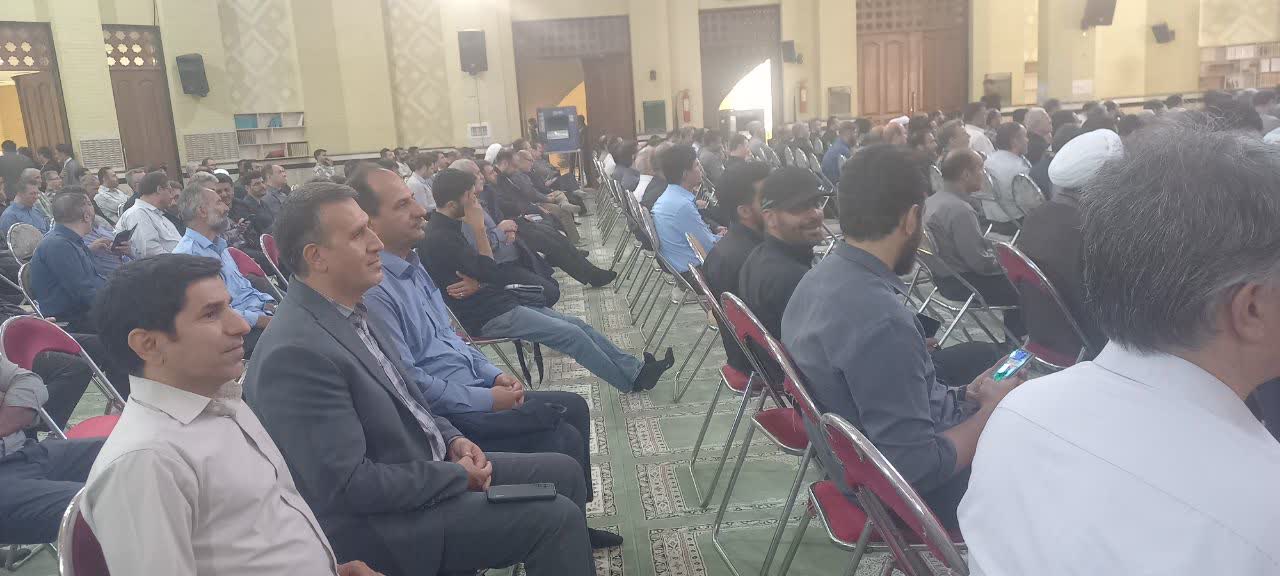 آیین بزرگداشت رهبر شهید به همت دانشگاهیان همدان برگزار شد