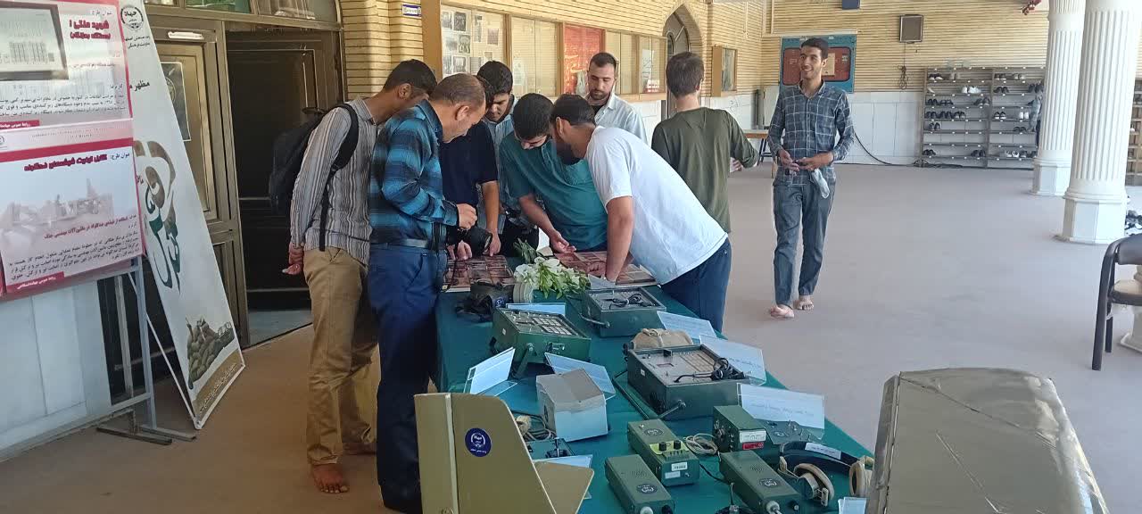 برگزاری نمایشگاه دستاوردهای جهاد دانشگاهی واحد صنعتی اصفهان درهشت سال دفاع مقدس 