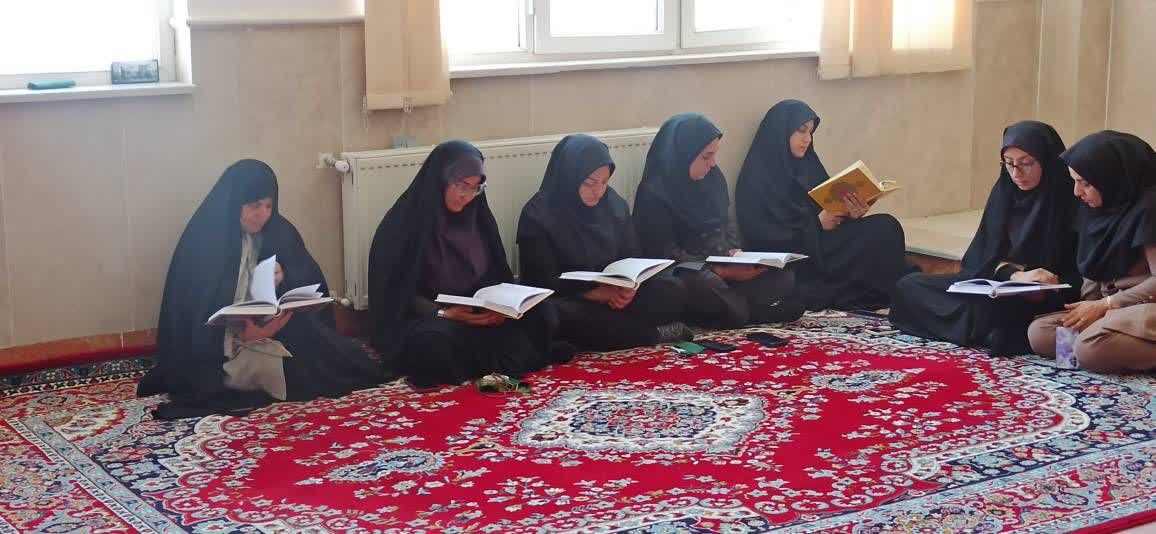 لینک خبر: اولین کرسی تلاوت تا تامل در قرآن کریم