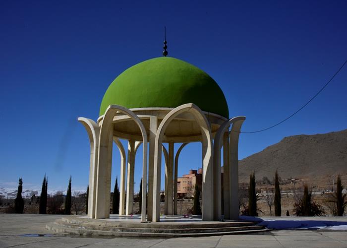 غبارروبی  قبور مطهر شهدای گمنام