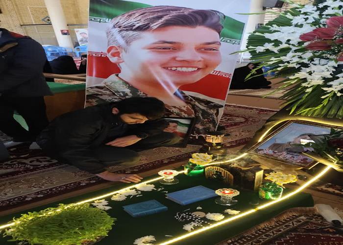 آیین غبارروبی و دیدار با خانواده شهید والامقام فتنه‌دی‌ماه ۱۴۰۴