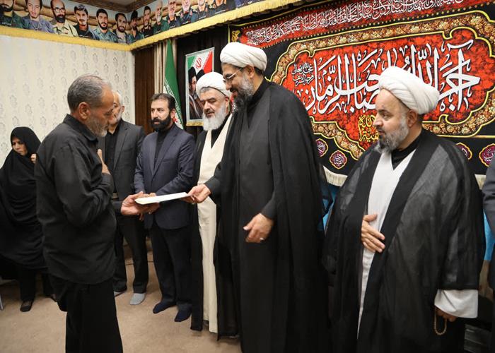 از خانواده شهید «میثم علیزاده» از شهدای جنگ رمضان تجلیل شد
