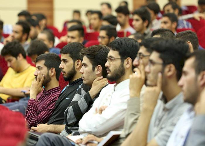 فاصله‌ی آگاهی و عمل؛ چالش اصلی نسل دانشجو در عصر بحران‌ها