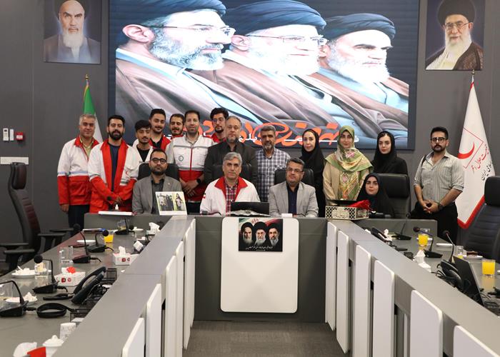 نشست جهادگران علوم پزشکی شهید بهشتی با داوطلبان جمعیت هلال احمر برگزار شد