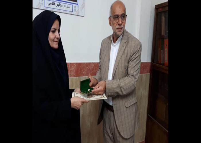 از سوی شورای عالی قرآن لرستان خبرنگار ایکنای لرستان تجلیل شد.