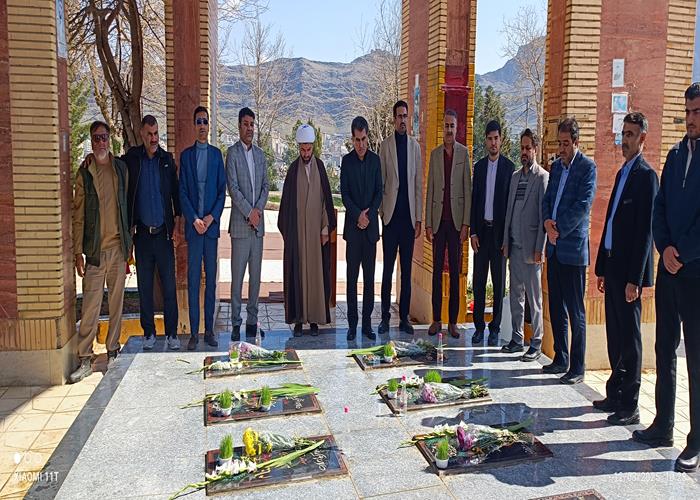 گزارش صدا و سیمای لرستان از بیعت اعضای جهاد دانشگاهی لرستان با شهدا