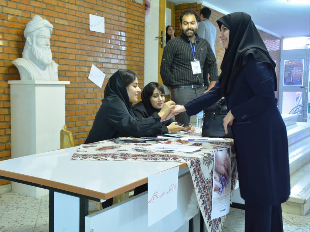 گزارش تصويري 2  آغاز به کار نخستین جشنواره ملی شعر دانشجویی