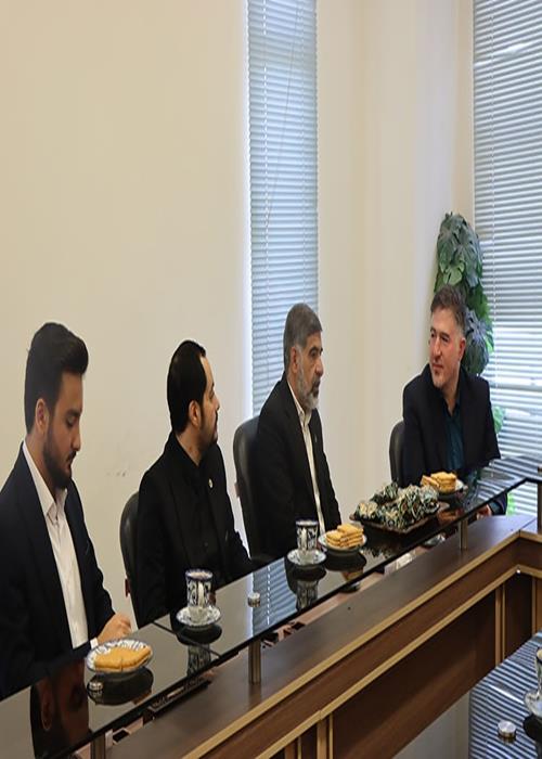 دانشگاه علم و هنر میزبان دبیر کانون خدمت رضوی شهرستان یزد برای پیوند ظرفیت‌های دانشجویی و خدمت‌رسانی تخصصی