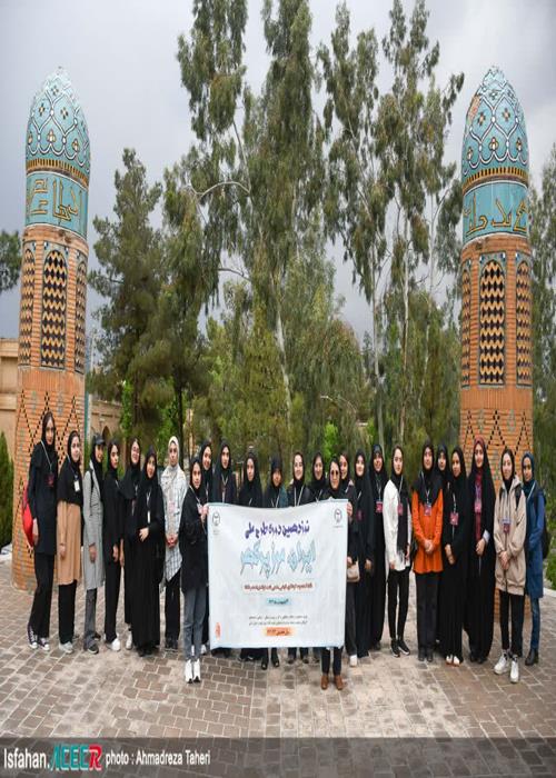بازدید دانشجویان استان اصفهان از مجموعۀ تاریخی_مذهبی تخت فولاد