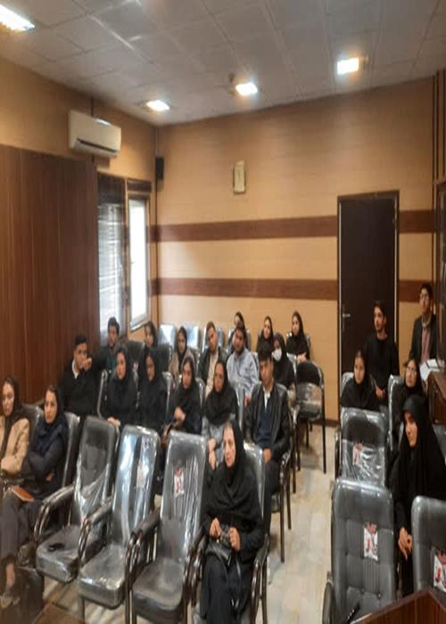 دانشجویان حقوق دانشگاه علم و هنر در تور علمی قضایی از مراکز قضایی استان بازدید کردند