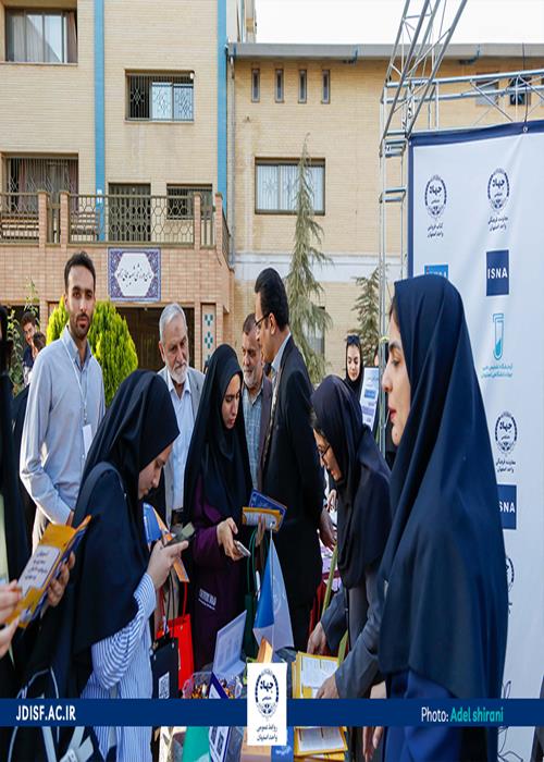 برپایی غرفه استقبال از دانشجویان نو ورود دانشگاه شهید اشرفی اصفهان