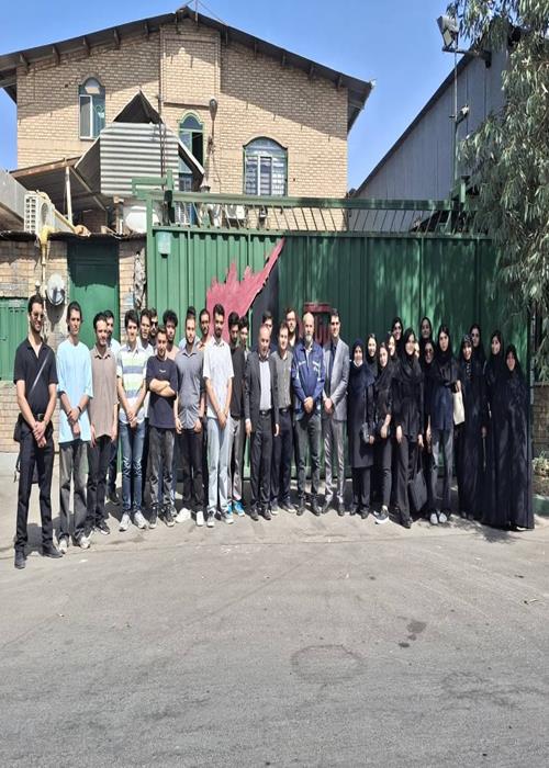 بازدید انجمن‌ علمی و دانشجویی مهندسی برق از شرکت برناالکترونیک