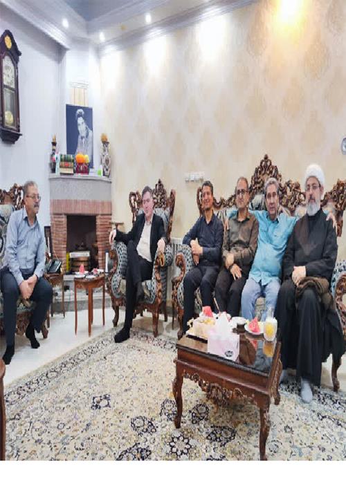 تجلیل از پدر دانشجوی جانباز