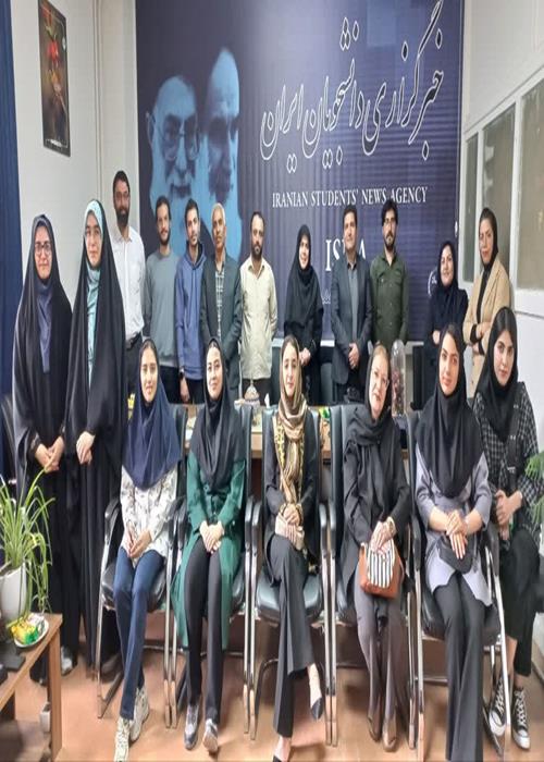 تقدیر کانون ادبی جهاددانشگاهی همدان از استاد ادبیات 