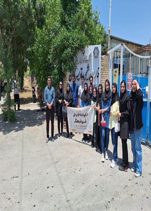 بازدید دانشجویان از شرکت داروسازی فاران شیمی 