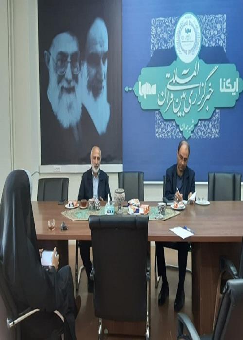نشست «بررسی اندیشه‌های تازه و کهنه‌نشدنی حضرت امام(ره)»