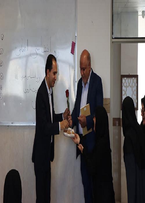 تکریم دانشجویان دانشگاه علم وهنر در روز نخست سال تحصیلی