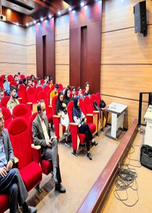 برگزاری همایش روز ملی صنعت برق به همت انجمن علمی - دانشجویی مهندسی برق
